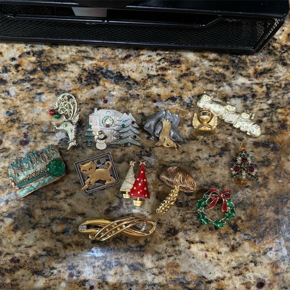 Vintage Christmas /Cat Holiday Brooch Lot Multicolor 1950s Collection - Picture 9 of 12